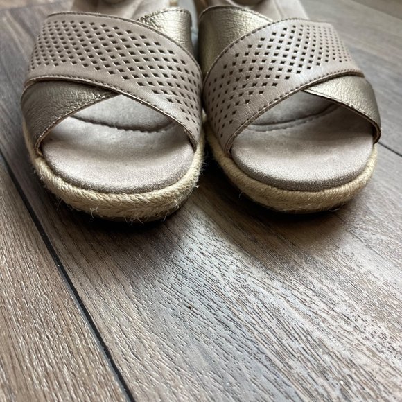 Earth Origins Women's Platinum‎ Naples Natasha Leather Sandals Neutral Size 7M - Picture 6 of 12